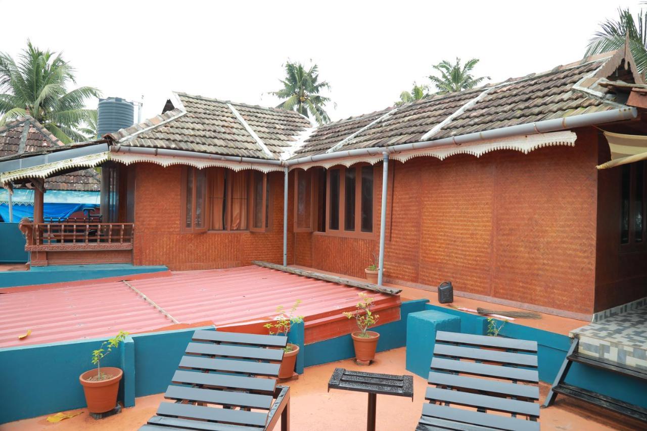 Sajeev Homestay Cherai Beach
